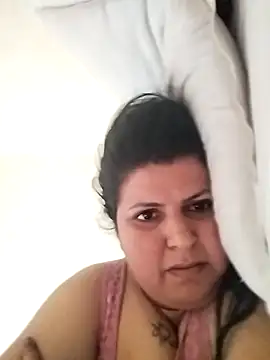 Snapshot of Jann_Riya333 chatting on November 6, 2025, 7:23 am Jann Riya333 online show from November 6, 2025, 7:23 am