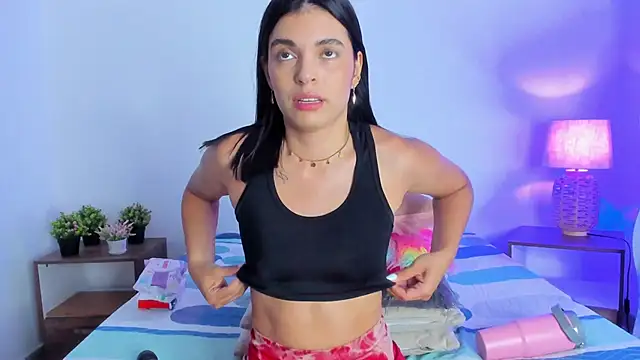 Snapshot of hailey_hadid chatting on October 16, 2025, 7:00 pm hailey hadid online show from October 16, 2025, 7:00 pm