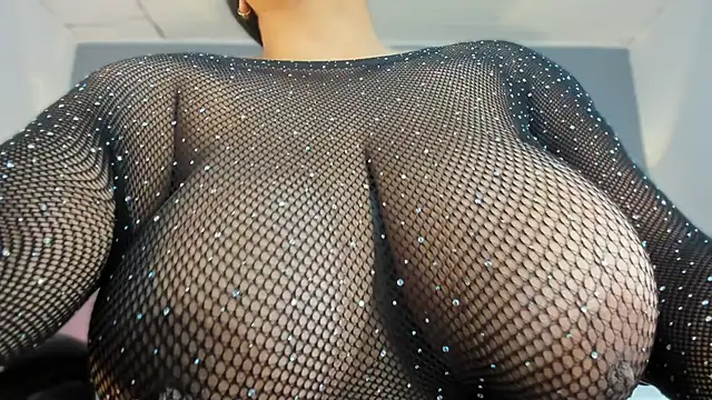 Snapshot of BellaBoobs_ chatting on November 17, 2025, 8:13 pm BellaBoobs online show from November 17, 2025, 8:13 pm