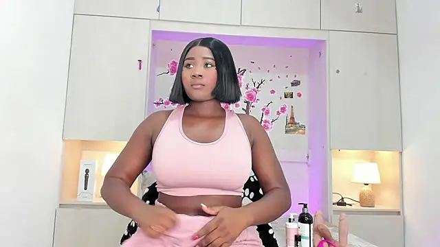 JulianaBlaze  online show from May 6, 2026, 4:05 am
