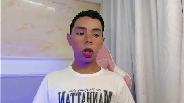 ALEX HOTl  online show from September 27, 2025, 4:51 am