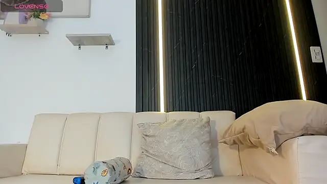 Snapshot of Gabrielaa_Miller_ chatting on October 30, 2025, 8:17 pm Gabrielaa Miller online show from October 30, 2025, 8:17 pm