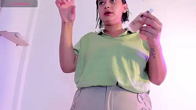 Snapshot of Gabrielaa_Miller_ chatting on November 20, 2025, 7:47 pm Gabrielaa Miller online show from November 20, 2025, 7:47 pm