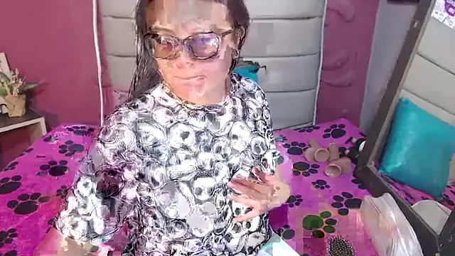 Snapshot of Cailing_Zu chatting on October 8, 2025, 7:25 pm Cailing Zu online show from October 8, 2025, 7:25 pm