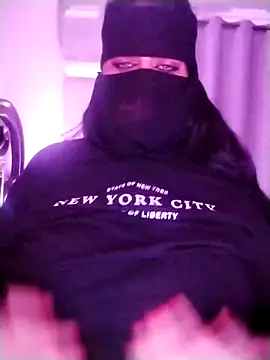 Snapshot of lilyan12 chatting on March 21, 2026, 2:13 am lilyan12 online show from March 21, 2026, 2:13 am