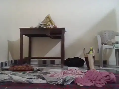 Snapshot of Littledgg20 chatting on June 24, 2026, 4:27 pm Littledgg20 online show from June 24, 2026, 4:27 pm