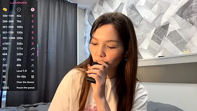 KiraVelvet online show from October 11, 2025, 11:33 am