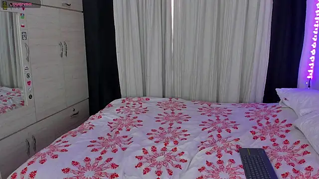 Dark luckyyy online show from December 3, 2025, 4:06 pm