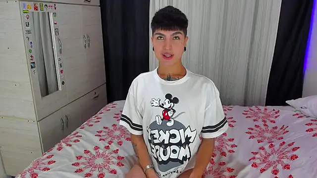 Dark luckyyy online show from December 19, 2025, 10:45 pm