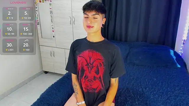 Snapshot of Dark_luckyyy chatting on September 25, 2025, 1:00 am Dark luckyyy online show from September 25, 2025, 1:00 am