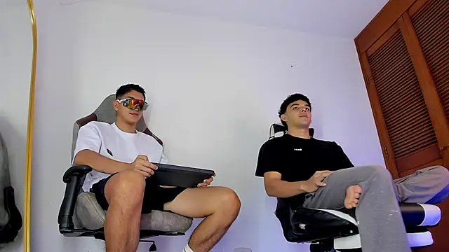 sotooliver3 online show from March 3, 2026, 9:00 pm