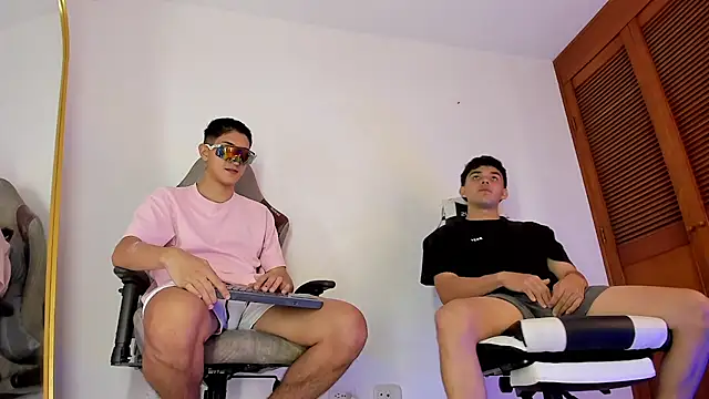 sotooliver3 online show from February 20, 2026, 8:33 pm