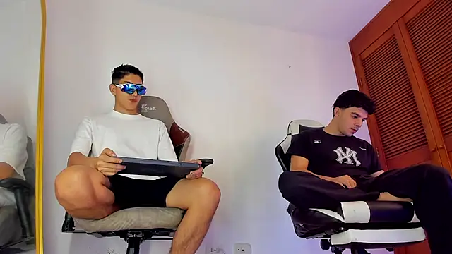 sotooliver3 online show from March 22, 2026, 9:05 pm