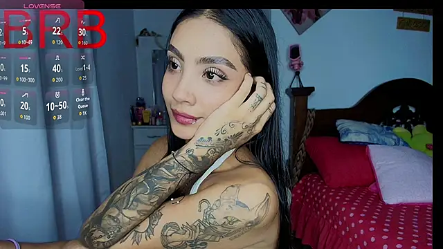 mia yireth online show from December 1, 2025, 11:38 pm