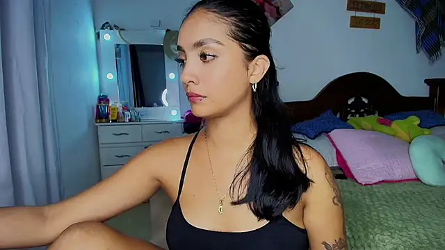 mia yireth online show from October 17, 2025, 1:53 am