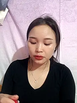 Lili lovely online show from October 25, 2025, 2:11 am