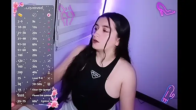 Snapshot of DanniG2000_ chatting on November 25, 2025, 3:29 am DanniG2000 online show from November 25, 2025, 3:29 am