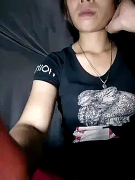 Snapshot of susi-love00 chatting on October 16, 2025, 2:03 pm susi-love00 online show from October 16, 2025, 2:03 pm