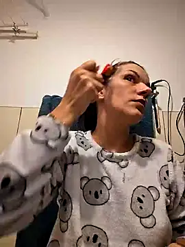 Snapshot of LissaFox1 chatting on October 11, 2025, 6:03 am LissaFox1 online show from October 11, 2025, 6:03 am