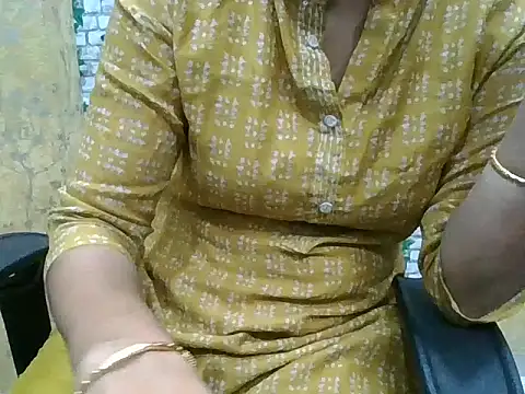 Snapshot of Roshani_hoty chatting on March 19, 2026, 1:22 pm Roshani hoty online show from March 19, 2026, 1:22 pm