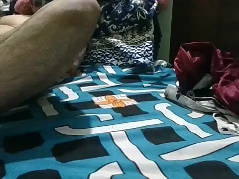 Snapshot of Roshani_hoty chatting on October 18, 2025, 6:10 pm Roshani hoty online show from October 18, 2025, 6:10 pm