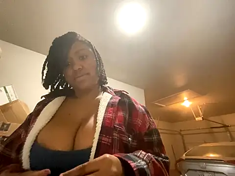 Snapshot of princesslivv chatting on November 19, 2025, 8:20 pm princesslivv online show from November 19, 2025, 8:20 pm