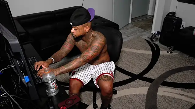 SLANGONDEMHOES online show from February 16, 2026, 6:50 pm