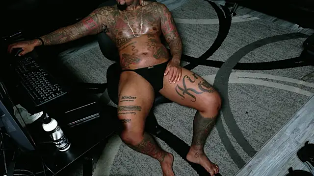SLANGONDEMHOES online show from June 22, 2026, 3:25 am