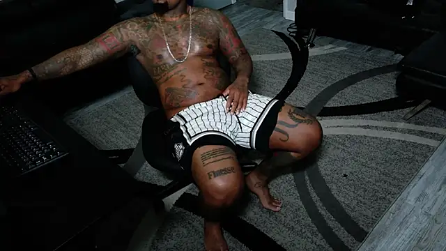 SLANGONDEMHOES online show from June 22, 2026, 5:32 pm
