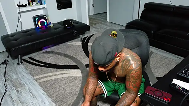 Snapshot of SLANGONDEMHOES chatting on December 5, 2025, 2:48 pm SLANGONDEMHOES online show from December 5, 2025, 2:48 pm