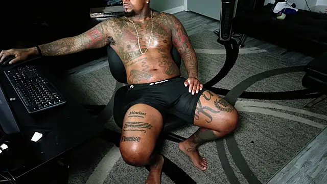 SLANGONDEMHOES online show from June 26, 2026, 1:28 pm