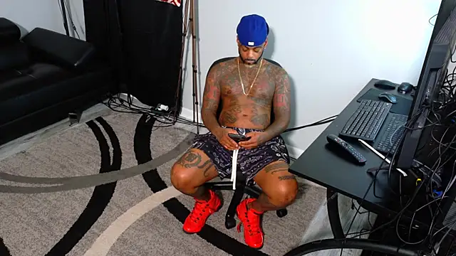 Snapshot of SLANGONDEMHOES chatting on November 4, 2025, 10:35 pm SLANGONDEMHOES online show from November 4, 2025, 10:35 pm