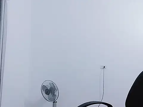 Snapshot of Siglemom_sexy chatting on February 11, 2026, 7:41 am Siglemom sexy online show from February 11, 2026, 7:41 am