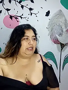 curvy diva  online show from November 7, 2025, 10:09 am