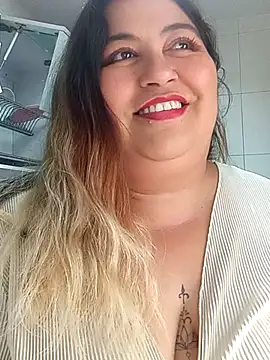 curvy diva  online show from September 20, 2025, 1:27 pm