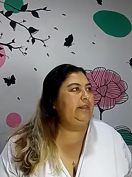 curvy diva  online show from October 15, 2025, 11:07 am