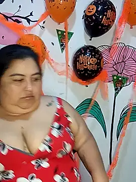 curvy diva  online show from October 31, 2025, 11:18 am