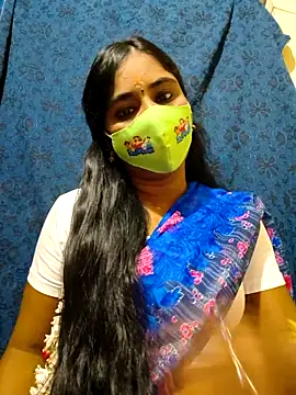 Snapshot of mini-queen chatting on November 21, 2025, 3:33 pm mini-queen online show from November 21, 2025, 3:33 pm