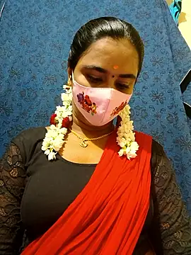 mini-queen online show from January 12, 2026, 1:07 pm