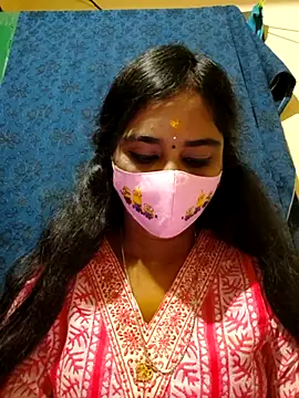 Snapshot of mini-queen chatting on October 26, 2025, 11:43 am mini-queen online show from October 26, 2025, 11:43 am