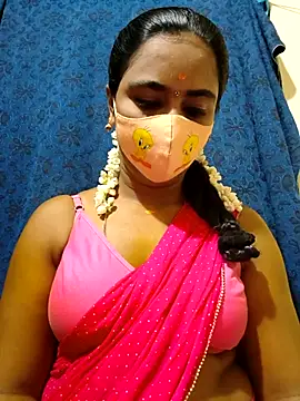 Snapshot of mini-queen chatting on November 16, 2025, 8:41 am mini-queen online show from November 16, 2025, 8:41 am