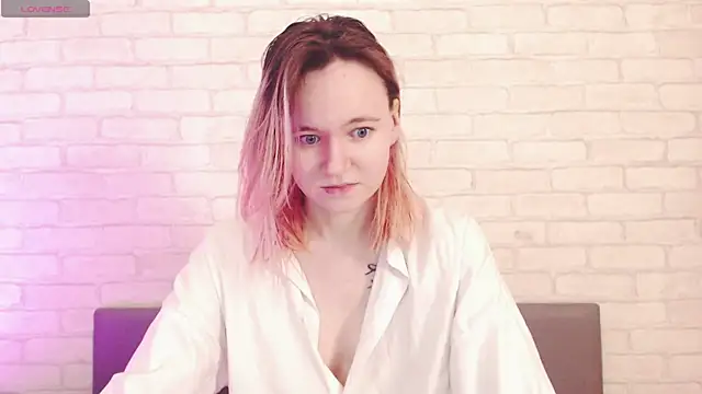 Ericha Stone online show from April 24, 2026, 1:18 am