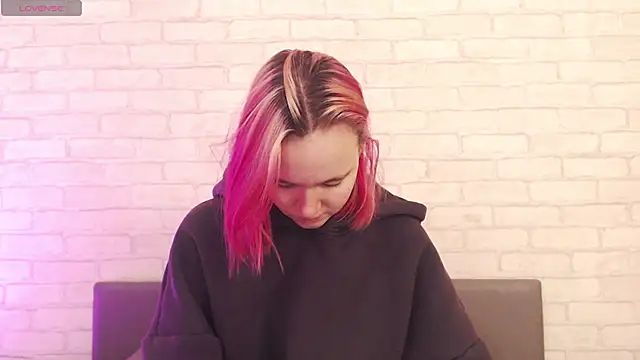 Snapshot of Ericha_Stone chatting on November 7, 2025, 3:22 am Ericha Stone online show from November 7, 2025, 3:22 am