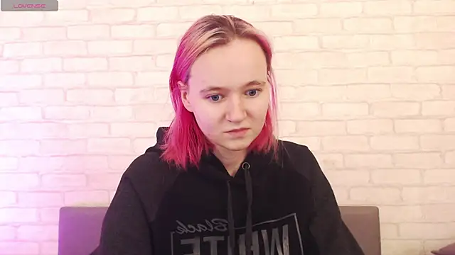 Snapshot of Ericha_Stone chatting on October 28, 2025, 8:13 am Ericha Stone online show from October 28, 2025, 8:13 am