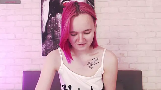 Snapshot of Ericha_Stone chatting on September 12, 2025, 1:28 am Ericha Stone online show from September 12, 2025, 1:28 am