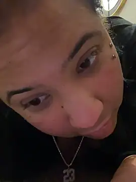 Snapshot of StylishEchium chatting on November 11, 2025, 9:31 pm StylishEchium online show from November 11, 2025, 9:31 pm