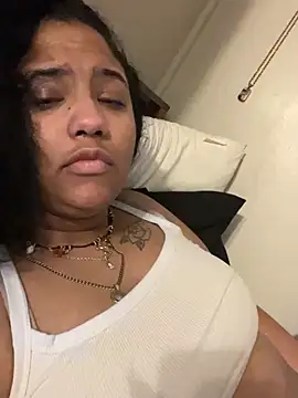 StylishEchium online show from February 17, 2026, 7:11 pm