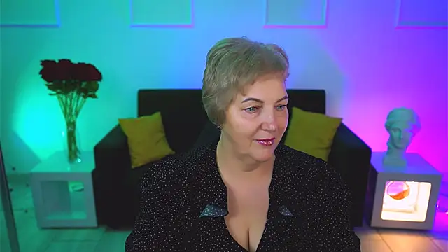 MaryMogan online show from November 10, 2025, 4:28 am