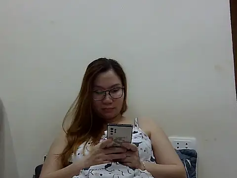 Snapshot of Kiko_sunflower chatting on March 18, 2025, 7:22 am Kiko sunflower online show from March 18, 2025, 7:22 am