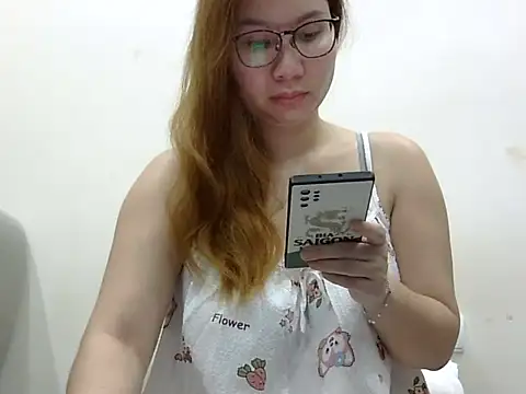 Snapshot of Kiko_sunflower chatting on March 11, 2025, 3:14 am Kiko sunflower online show from March 11, 2025, 3:14 am